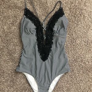 NWT Cupshe Swimsuit, S